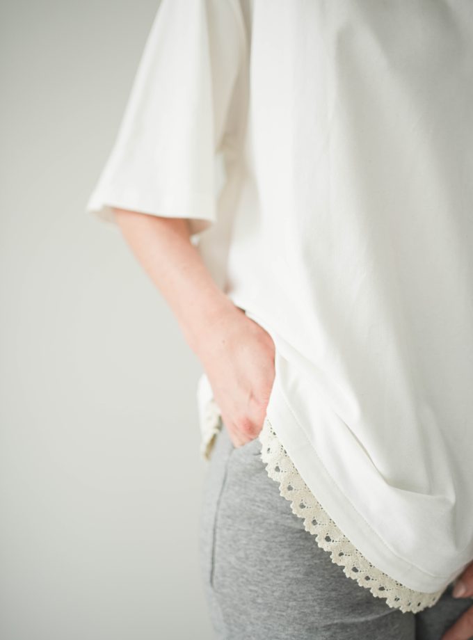 T-SHIRT Z KORONKĄ WHITE